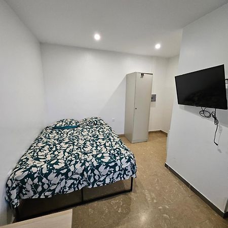 Studio Independant Et Bien Equipe Avec Veranda Commune Neuilly-sur-Marne Extérieur photo