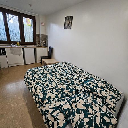Studio Independant Et Bien Equipe Avec Veranda Commune Neuilly-sur-Marne Extérieur photo