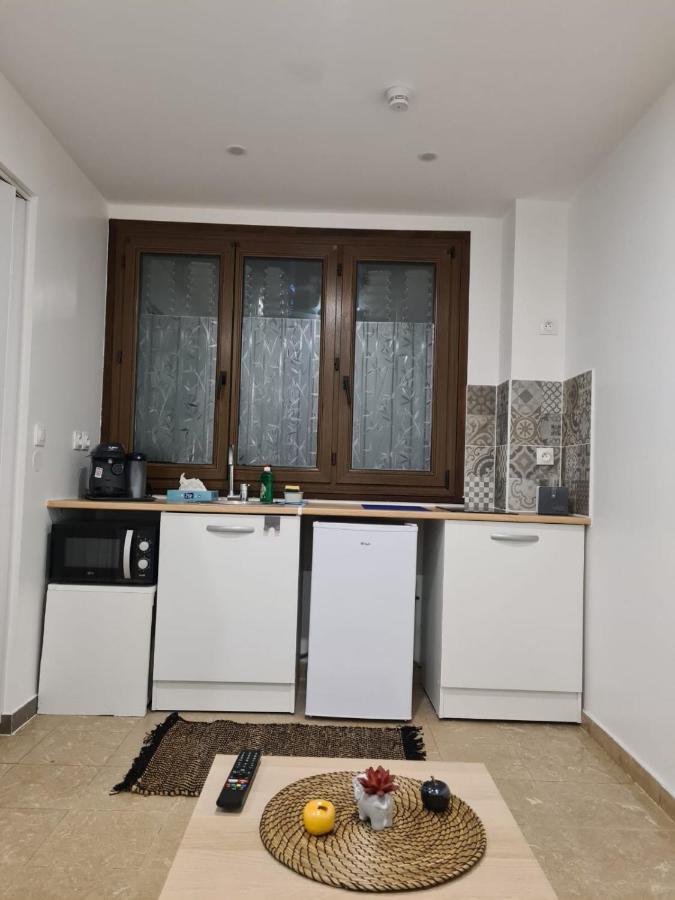 Studio Independant Et Bien Equipe Avec Veranda Commune Neuilly-sur-Marne Extérieur photo
