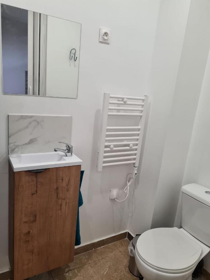 Studio Independant Et Bien Equipe Avec Veranda Commune Neuilly-sur-Marne Extérieur photo