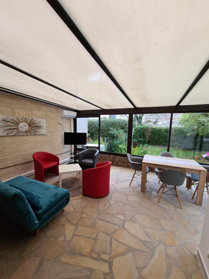 Studio Independant Et Bien Equipe Avec Veranda Commune Neuilly-sur-Marne Extérieur photo
