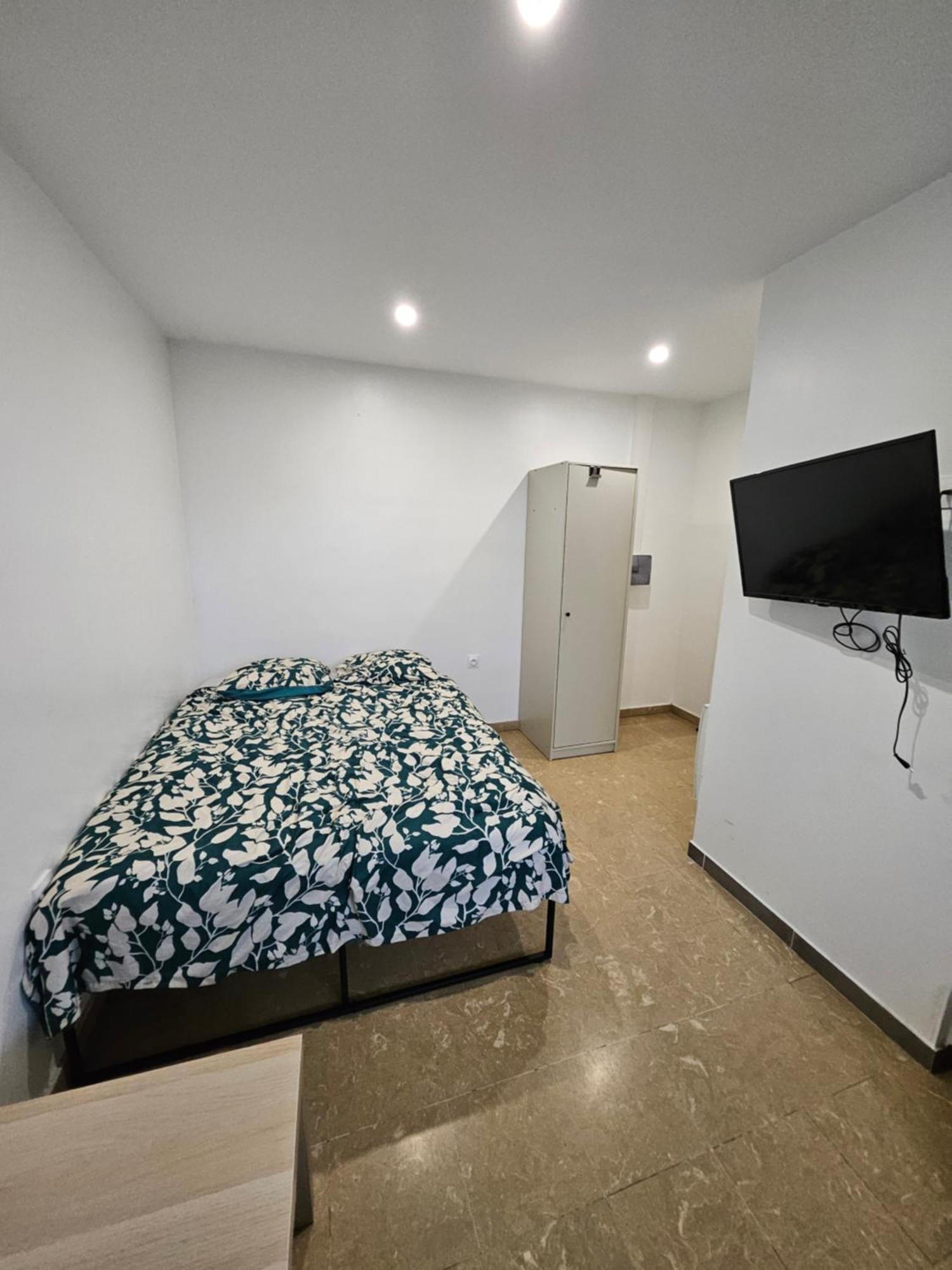 Studio Independant Et Bien Equipe Avec Veranda Commune Neuilly-sur-Marne Extérieur photo
